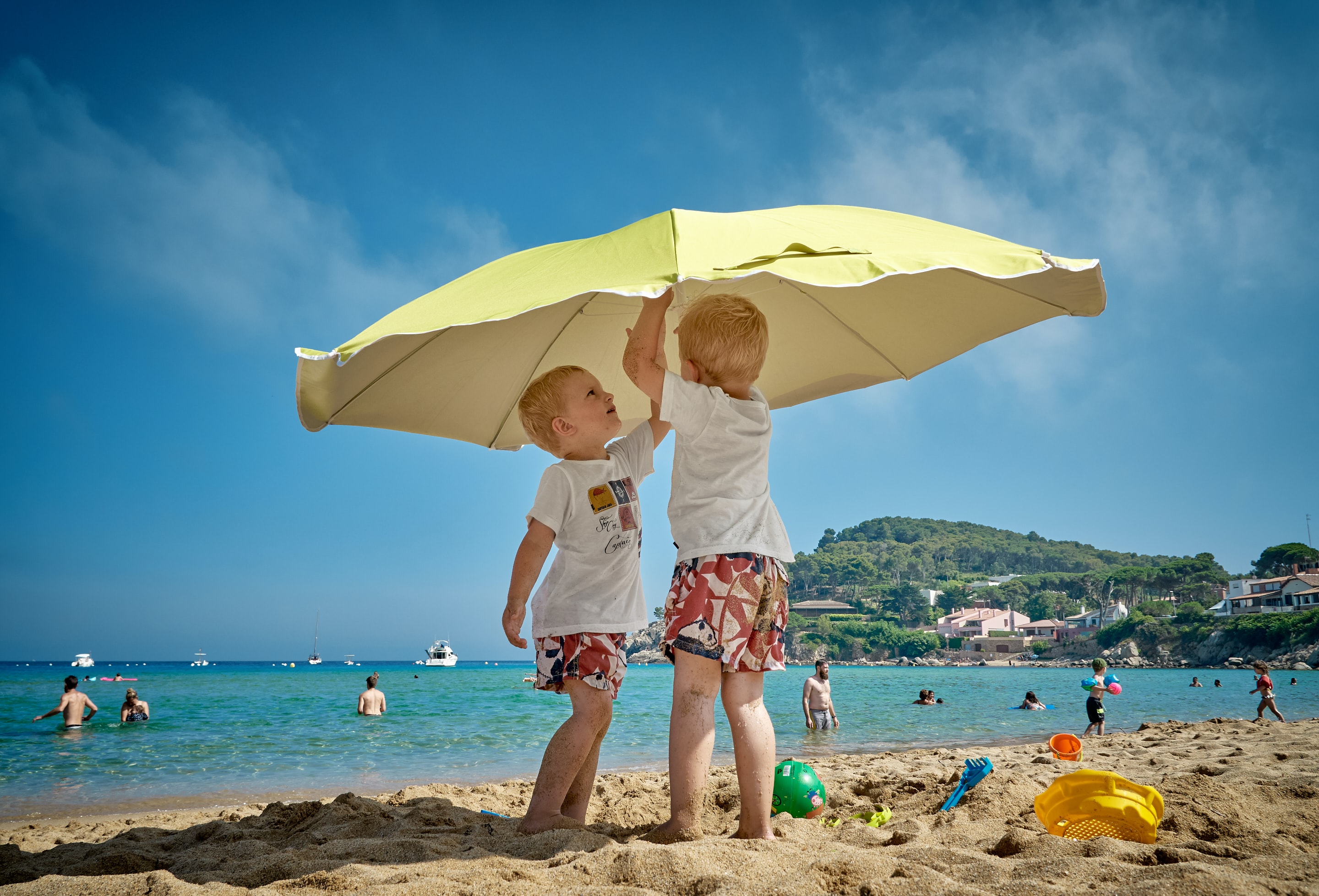 Пляж отеля «Винтаж» в Крыму для отдыха с детьми